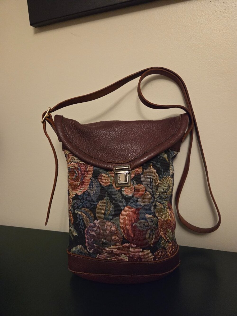 Vintage Corinne Farber Canada Floral Tapestry Brown Leather Crossbody Purse Bag